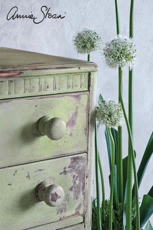 Disstressing furniture