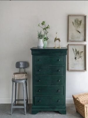 Voorbeelden van Annie Sloan groene kleuren op meubels