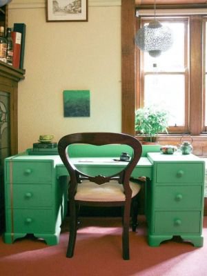Voorbeelden van Annie Sloan groene kleuren op meubels