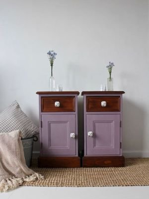 Voorbeelden van Annie Sloan paarse kleuren op meubels