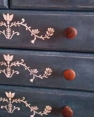 Annie Sloan Chalk Paint Aubusson Blue voorbeeld