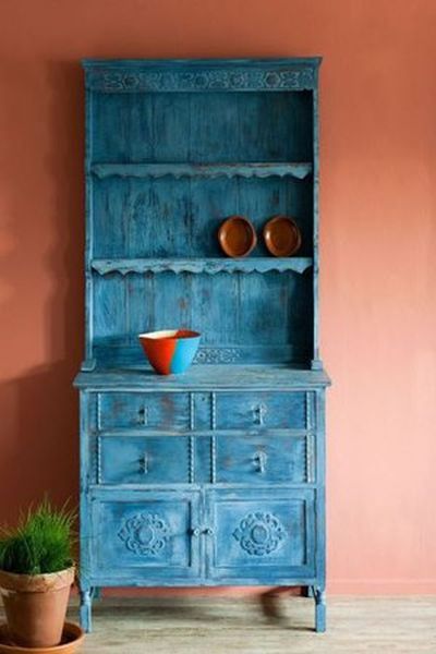 Distressing furniture met Annie Sloan verf