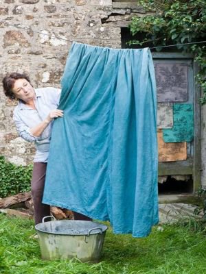 Stof met Annie Sloan Chalk Paint lees hoe je dat moet doen The Shabby Shed